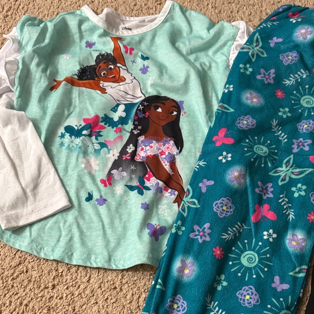 Kids Pajama Set with Animated Character - Teal and White Encanto 💚❤️
